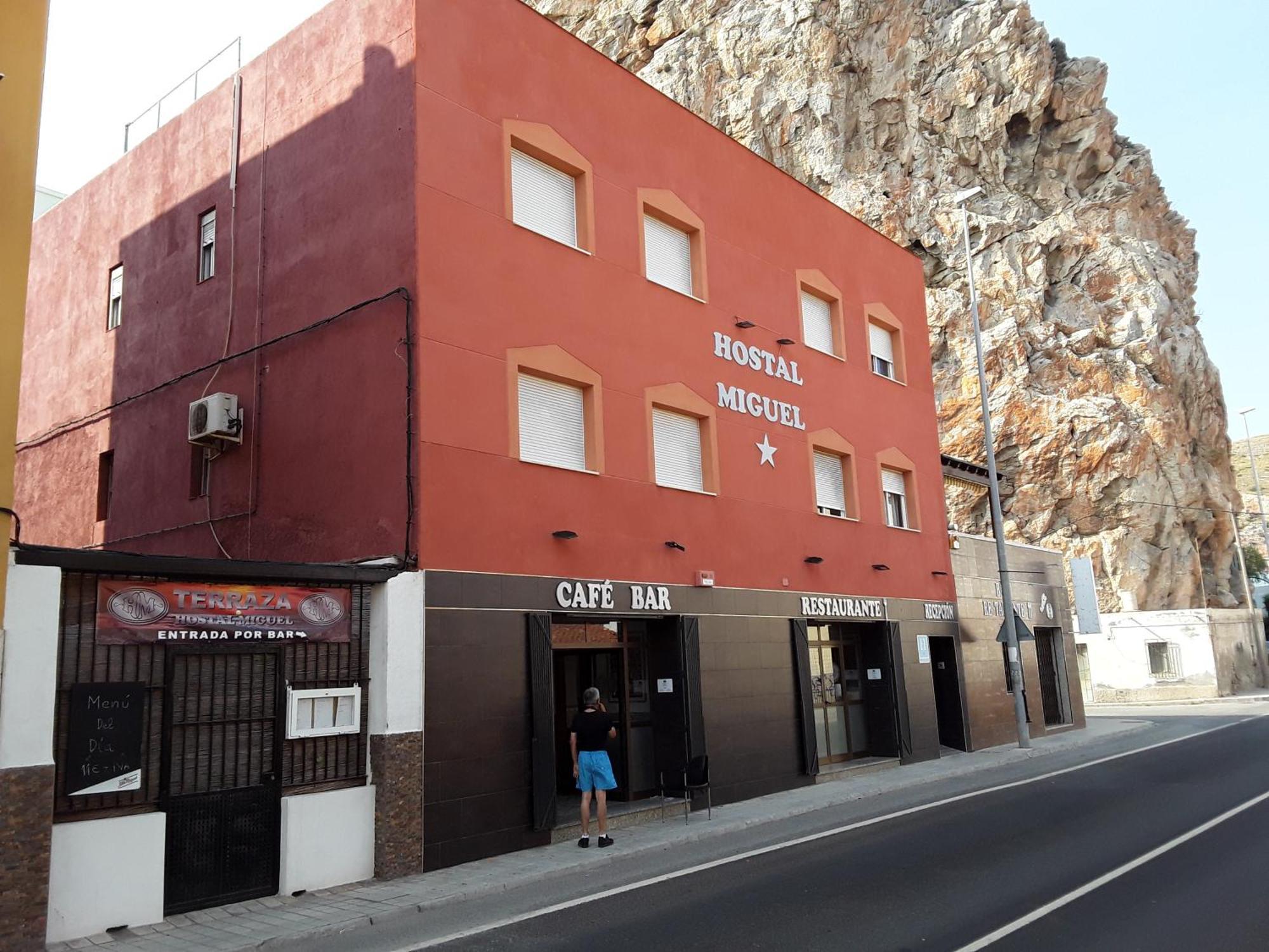 Hostal Miguel Калахонда Екстериор снимка